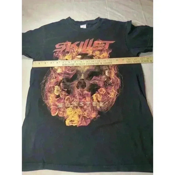 Skillet Band Tee Monster Flaming Skull Roses Mens Small Band Tour Concert - Picture 13 of 16